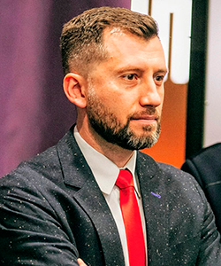 Артем Донець